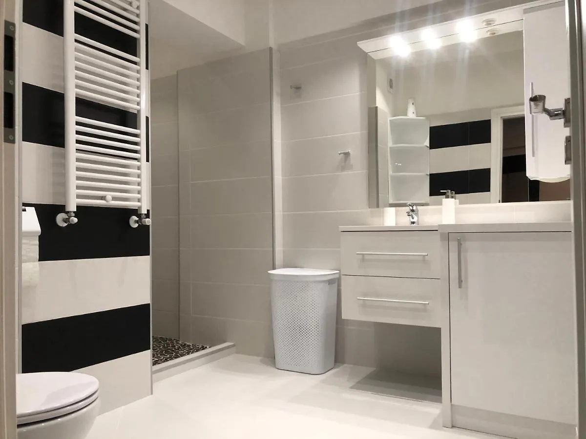 Stylish Westpark 2 Residence Lake View W8 Bucharest Romania